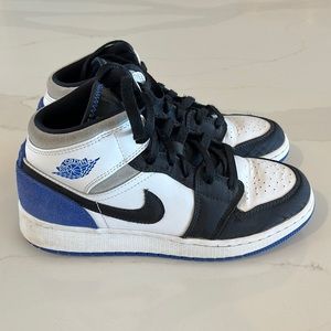 Nike Air Jordan. GUC. Royal with black toe. Youth size 5